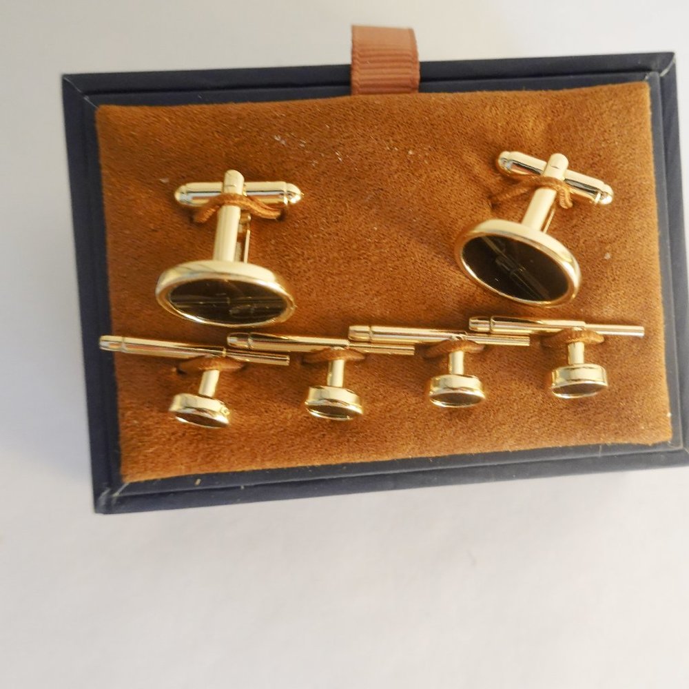 David Donahue Set Of Cuff Links And Studs New In … - image 1